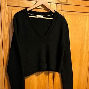 Boden Black V-Neck Cropped Sweater